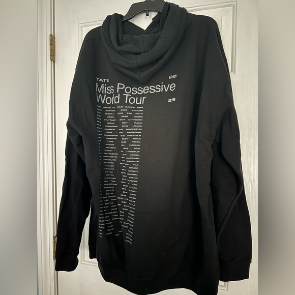 Tate Mcrae Concert Hoodie - Picture 2 of 3